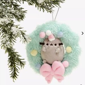 Rare 2018 LE Pusheen Plush Wreath Ornament